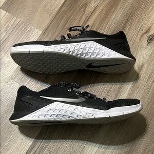 Nike Metcon 4 Cross Trainers 924593-001